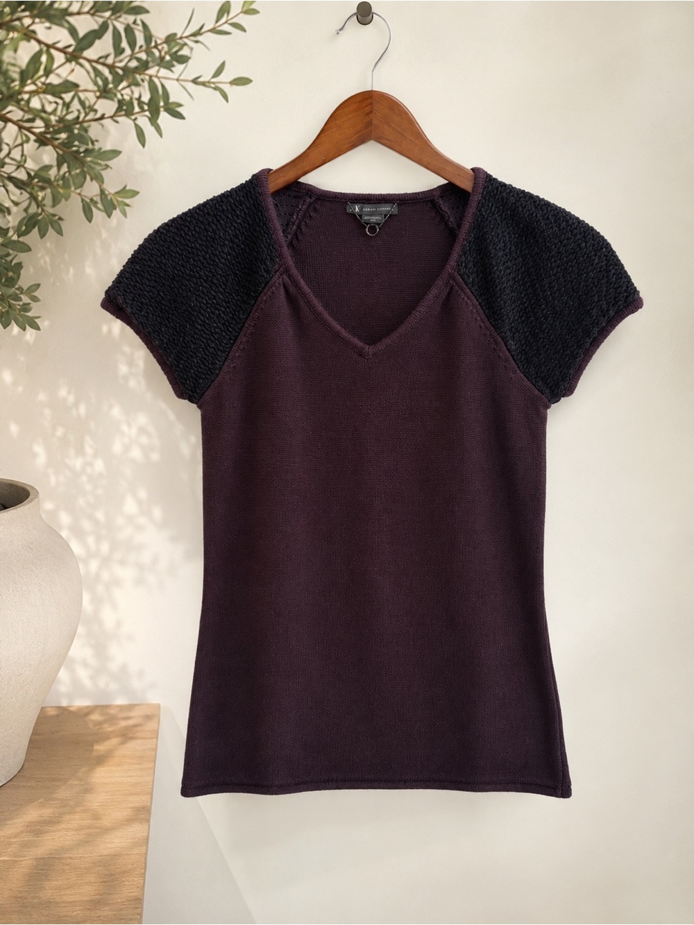 Armani Exchange AX Knit Top M Plum Black Textured Cap Sleeve V-Neck